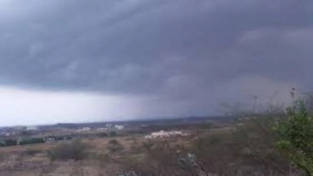 تحذير رسمي.. الأرصاد الفلسطينية تنبه من خطر السيول وتساقط البرد في عدة مدن